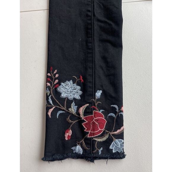 Women Junior Embroidered Jeans Size 8 Black Stretch Skinny Floral Boho Rodeo Med - Picture 3 of 10
